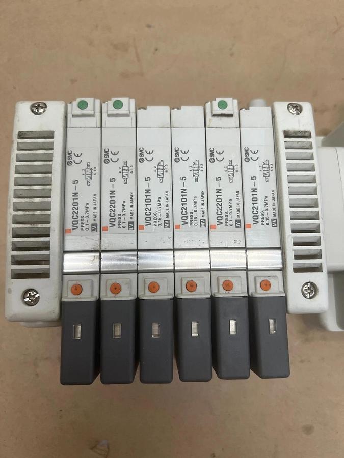 Used SMC VQC2101N-5 6 Bank Slot Valve