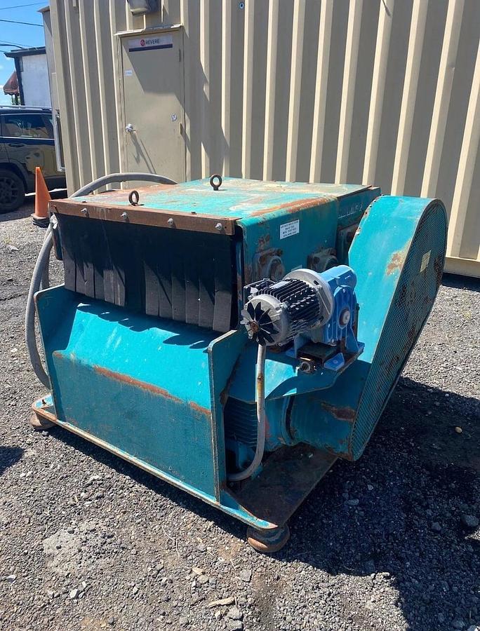 Used Challenger CH300 4055 S Horizontal Grinder w/ Brook Hansen 75HP @ 1770 RPM Motor