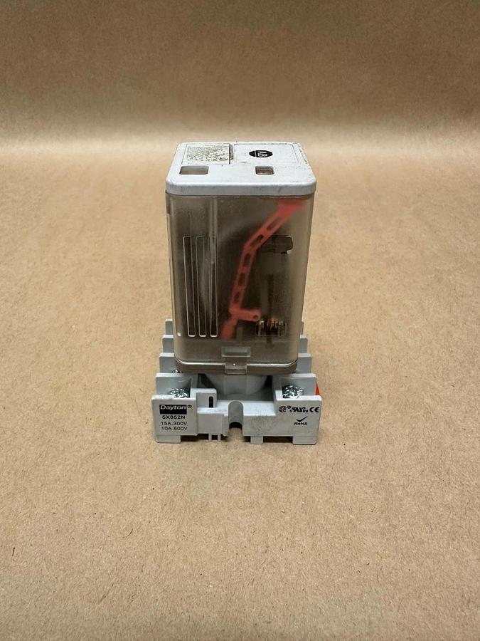 Used Allen Bradley 700-HA32A1 Tube Base Relay w/ Dayton 5X852N Relay Socket
