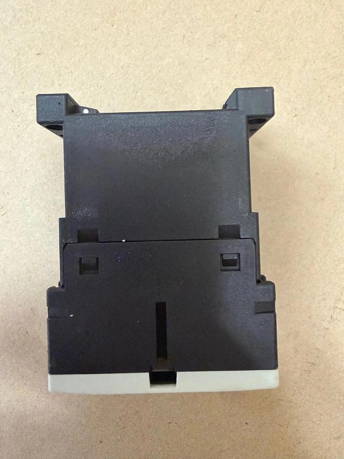 Used Siemens 3RH1140-1AK60 Contactor Relay - Lot of 5