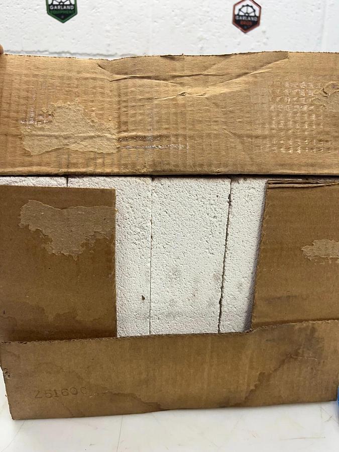 BNZ BNZ-28 25 Pcs. 2-1/2” Insulating Fire Brick