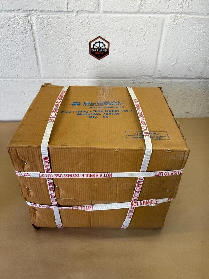 Used Global Industrial 798726 Pipe Fitting - Side Outlet Tee 1” (60 pcs.)