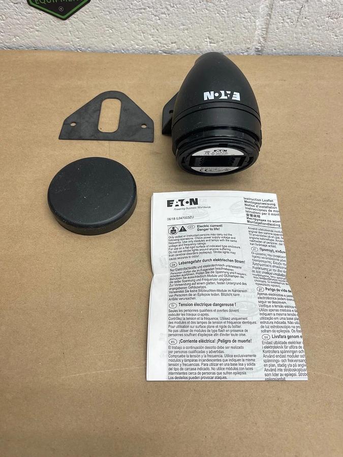 Used Eaton SL7-CB-FW Tower Light Base, Mounting Base *NEW*