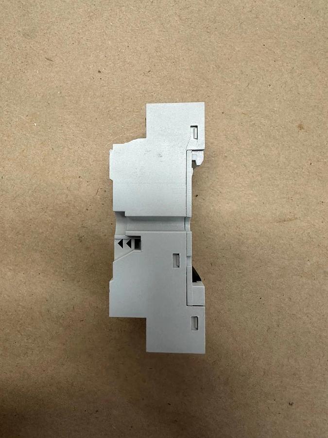 Used Allen Bradley 700-HN103 14-Blade Socket - Box of 9