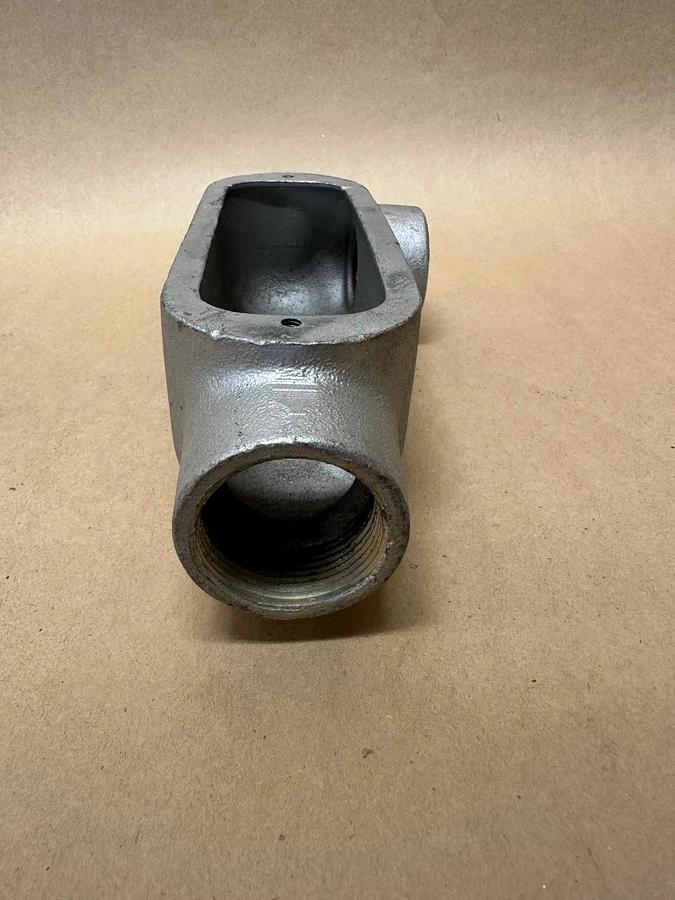 Used O-Z/Gedney LL 125, 1-1/4” Malleable Iron Conduit *NEW*