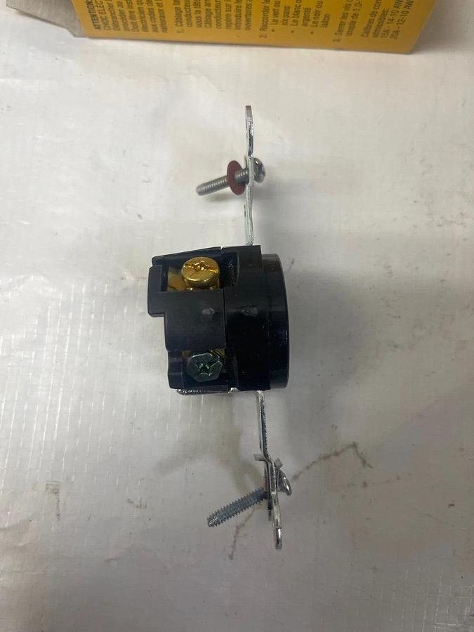 Hubbell HBL4710 Twist-Lock, 15 A, 125 V, Single Receptacle, 2 Pole