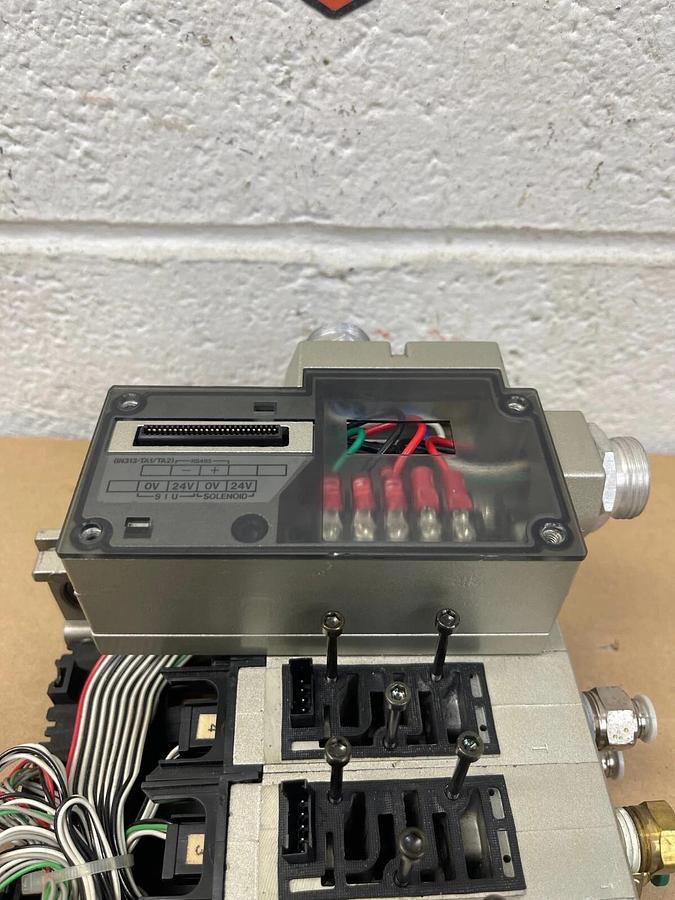 Used SMC IN313-DN1, 4 Block Serial Transmission System Pneumatic Manifold - PARTS