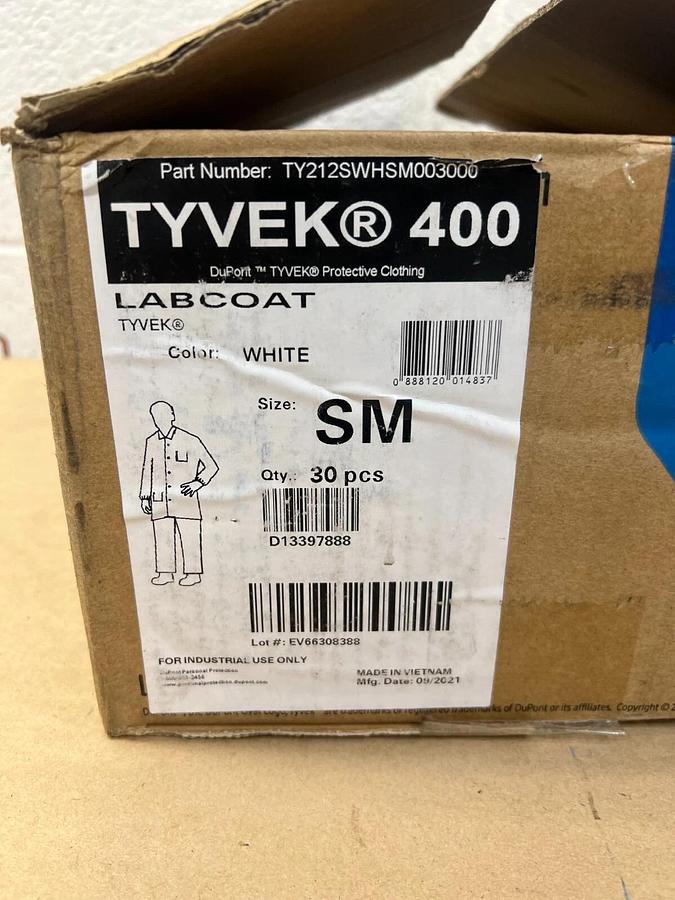 Used Dupont TY212SWHSM003000 TYVEK 400, White Lab Coats (30 pcs) Size: SM
