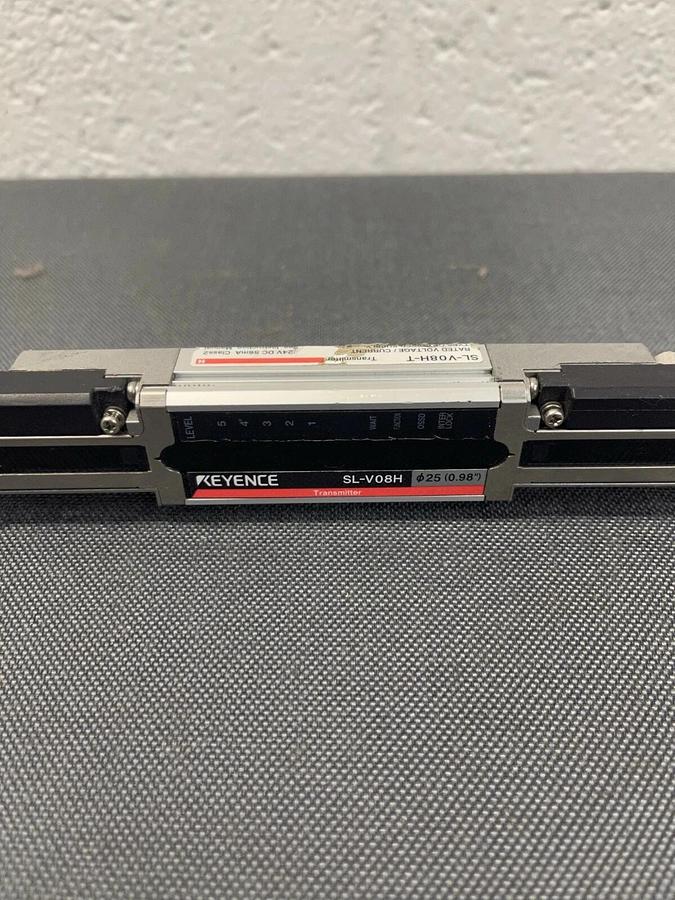 Used Keyence SL-V08H Transmitter, 24V DC 56mA