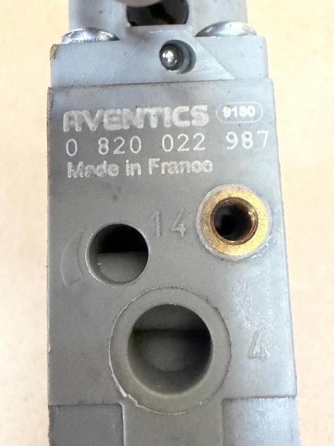 Used Aventics 0 820 022 987 Solenoid Valve