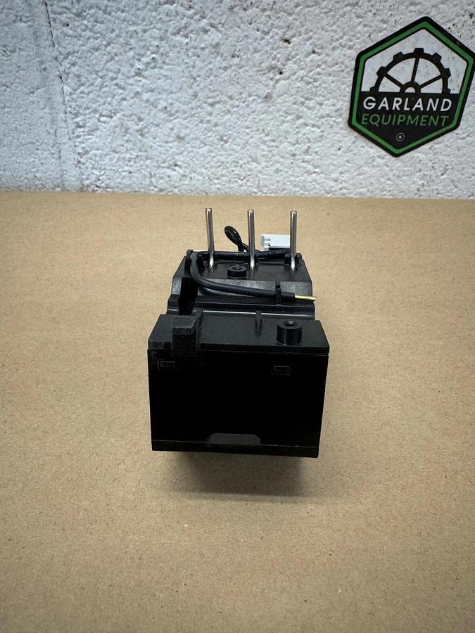 Siemens 7PU1540-1AK23 Timing Relay, AC 120-127V, 50/60Hz