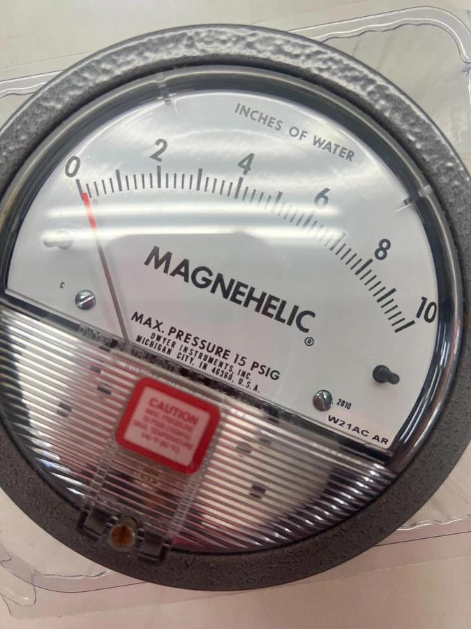 Used Dwyer Magnehelic Differential Pressure Gauge Max 15PSIG