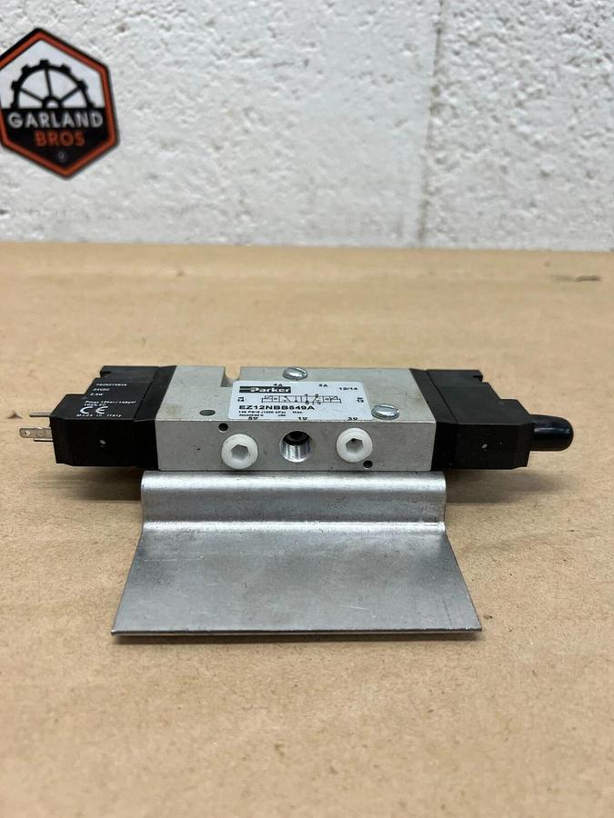 Used Parker EZ12NBB549A 145 PSIG (1000 kPa) Valve