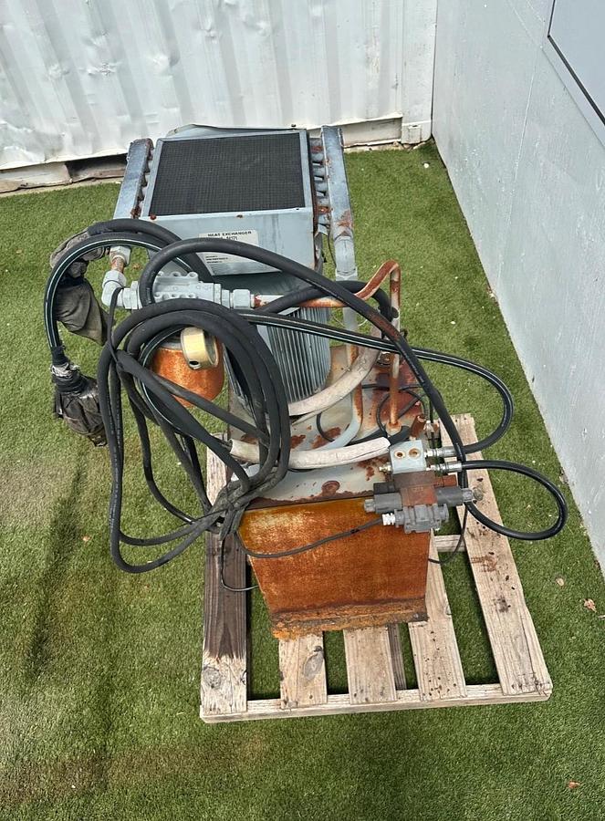 Used Parker H49, 4PS3PB2V/13 9.4Gpm Flow w/ 40G Tank, Marathon 15Hp Motor @ 1759Rpm