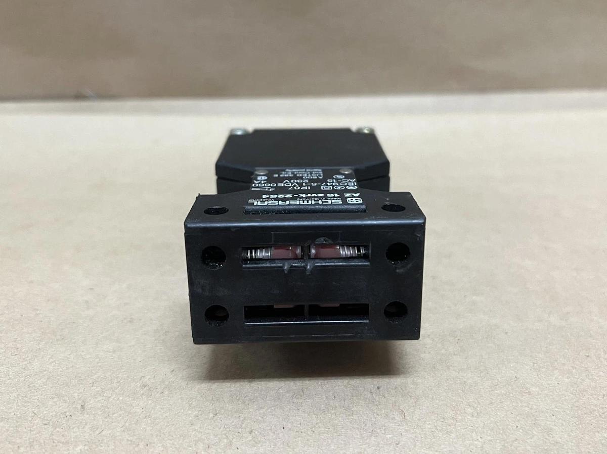 Used Schmersal AZ 16zvrk-2254 Safety Switch