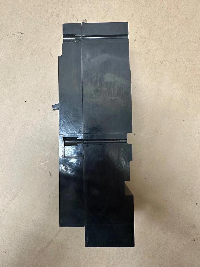 Used General Electric TB13040BWE05 40A 3 Pole Circuit Breaker