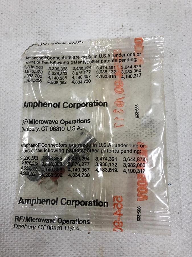 Used Amphenol 74868 UG-88/U - Lot of 32 *NEW*