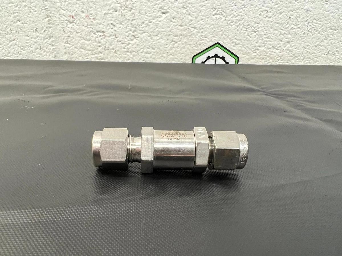Used Swagelok SS-4C-10 10 PSI Nupro Valve