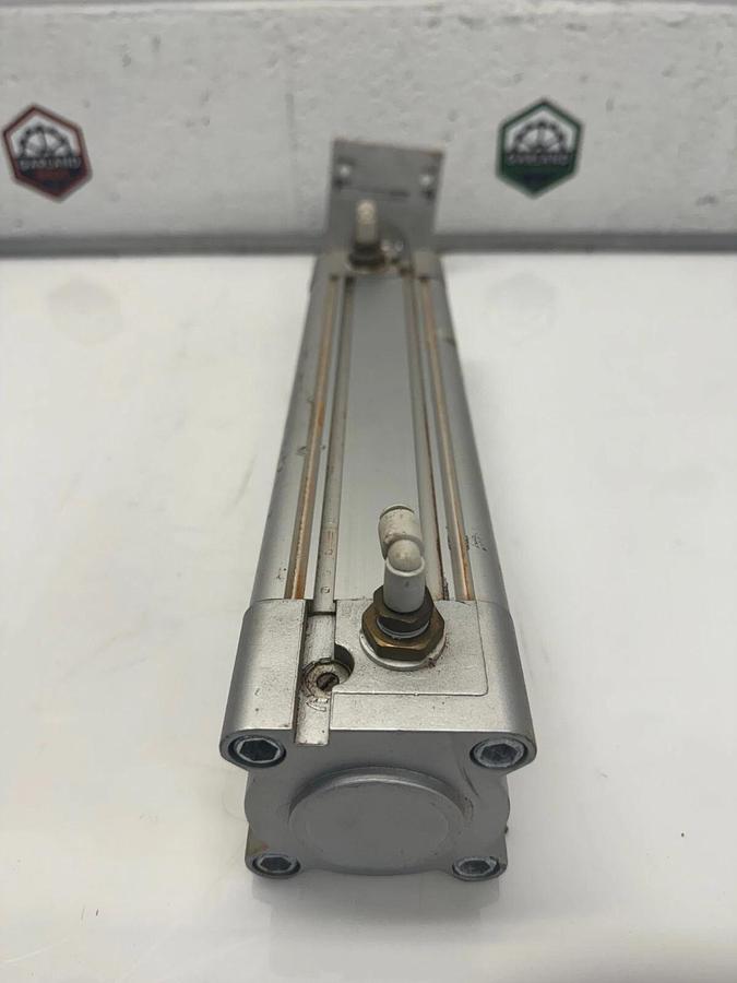 Used Festo DNCB-63-200-PPV-A Pneumatic Cylinder w/ Festo FX-M16X1.5