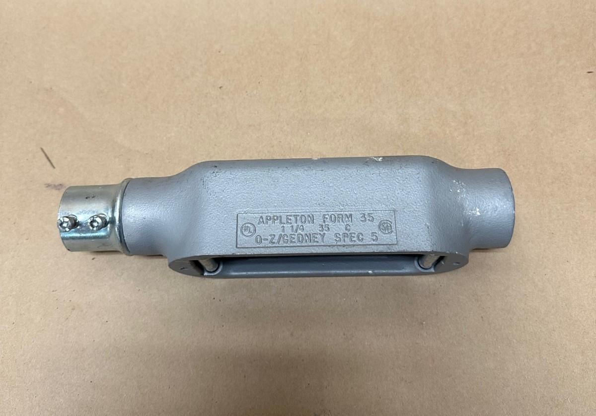 Used O-Z/Gedney Spec 5 Appleton Form 35, 1-1/4” 35 C *NEW*