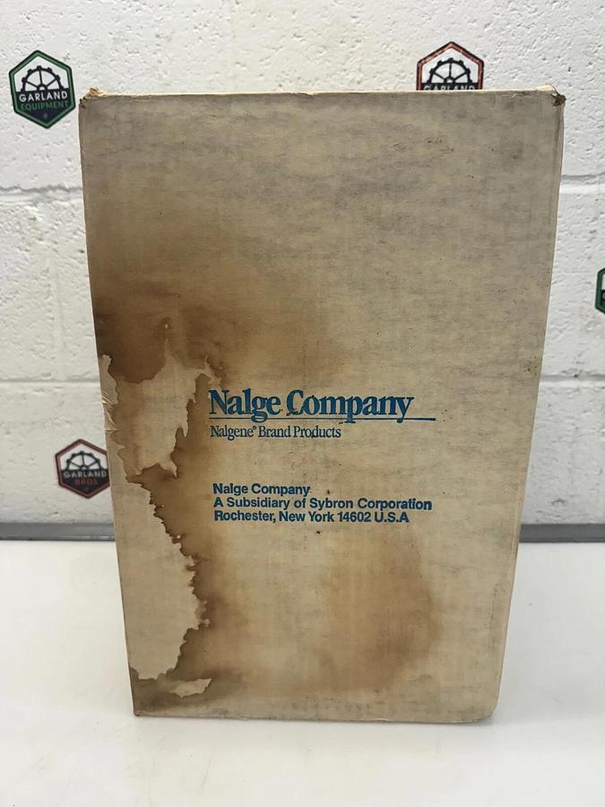 Used Nalgene 8A-12516 2-1/2 Gallon Container / Top Handles