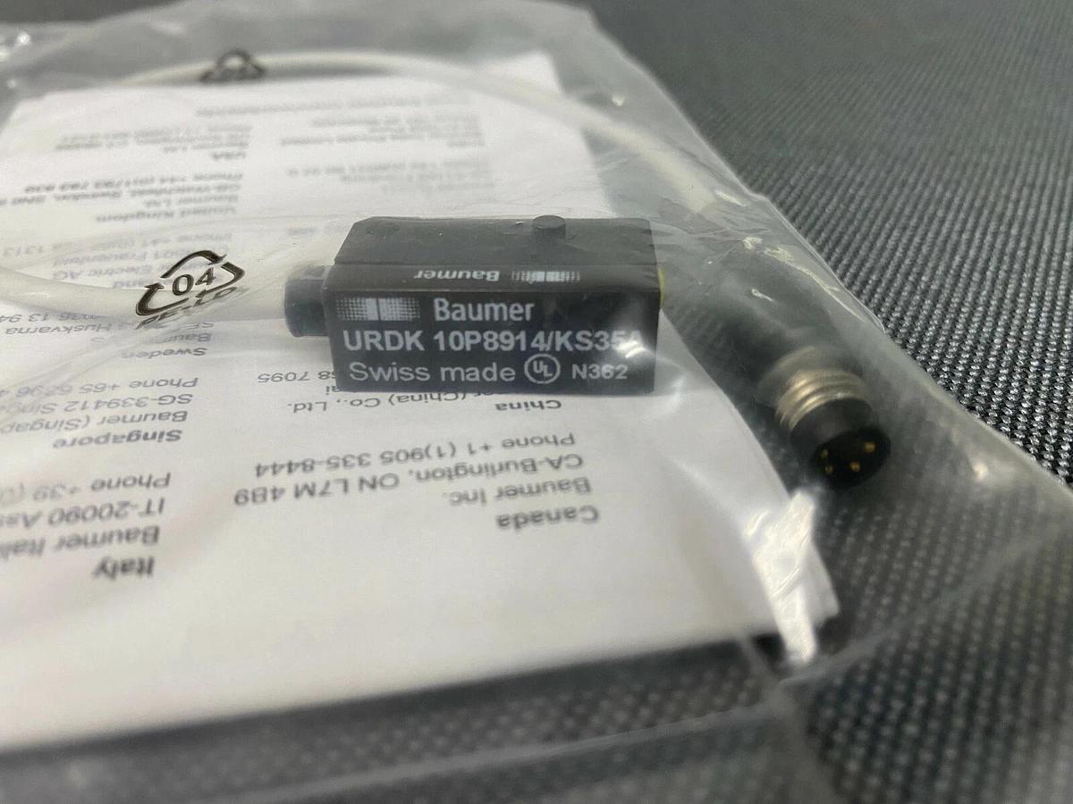 Used Baumer URDK 10P8914/KA35A Miniature Ultrasonic Retro-Reflective Sensor