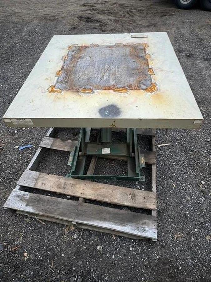 Used Southworth LS2-36 Backsaver Lift Table, 1 Ton Capacity, 1HP Motor @ 115/230V