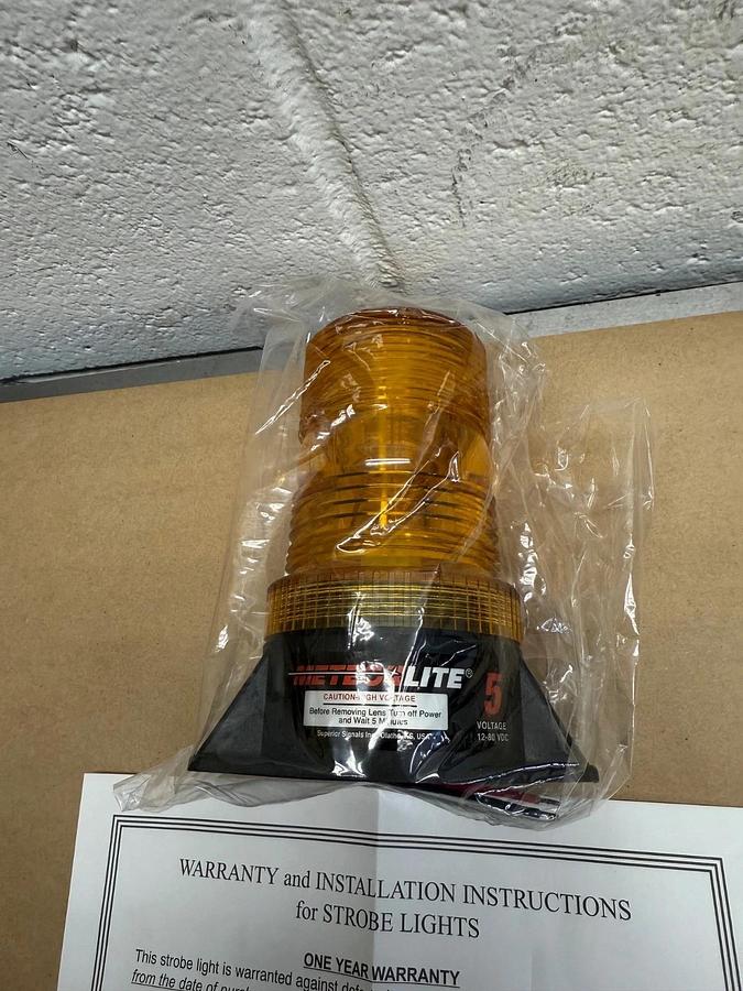 Used Meteorlite 5 Forklift Strobe Light (Amber) 12-80 VDC *NEW*