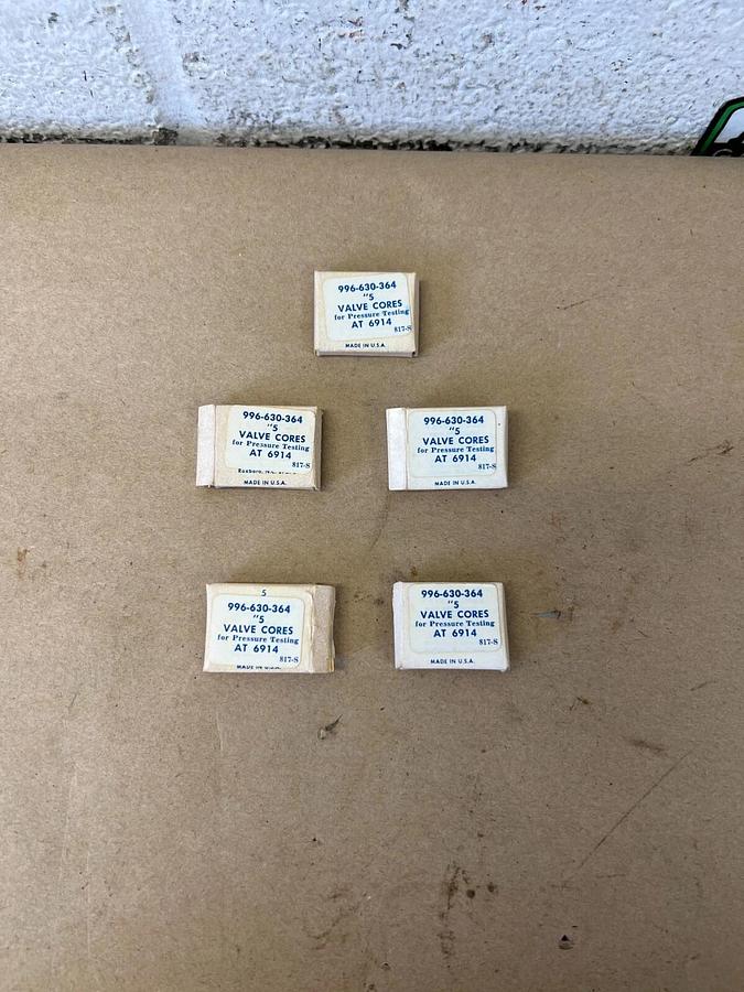 Used Eaton 996-630-364 “5 Valve Cores Pack of 25