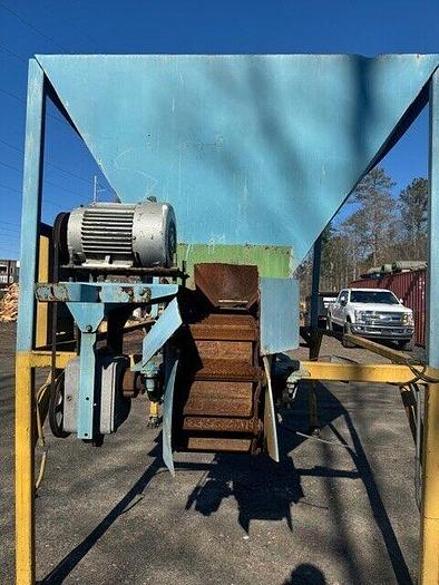 Used Feed Hopper w/ Drag Chain, 130 Cu/Ft w/ 36° Slope and 48" Tall Sides