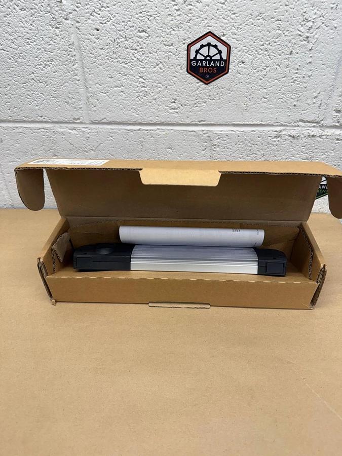 Used Nvent Hoffman EL900D LED Enclosure Light, 100-240V, 50/60Hz