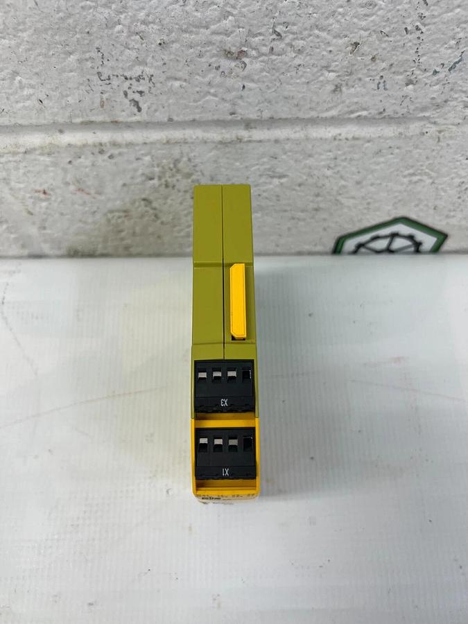 Used Pilz PNOZ S4 Safety Relay 24 VDC