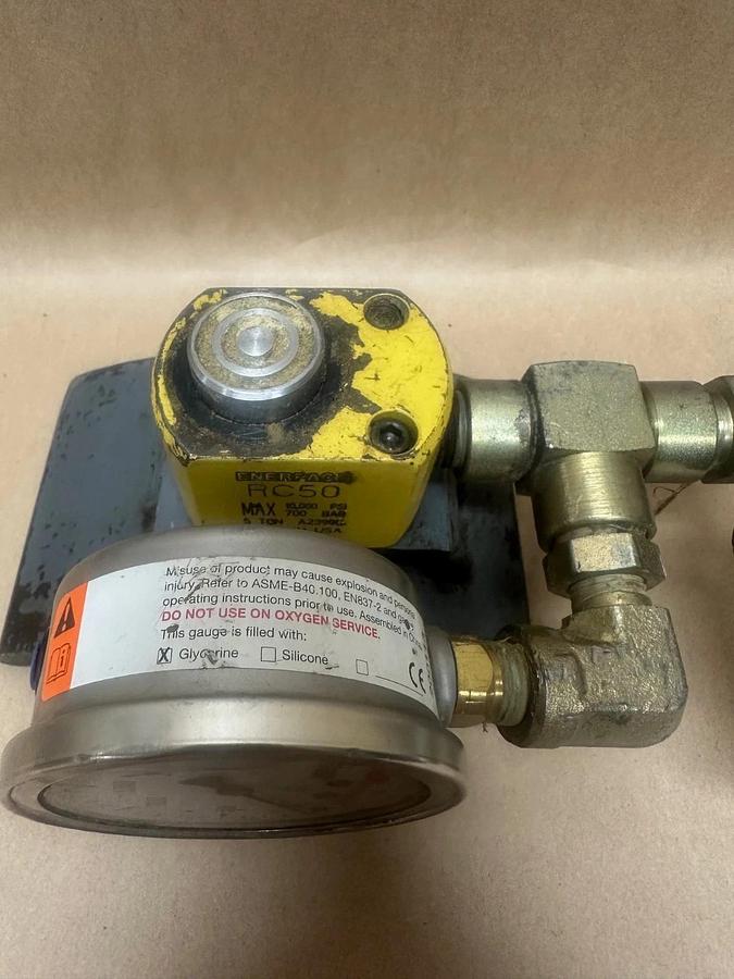 Used Enerpac RC50 Hydraulic Cylinder w/ ReliaMark G250LM143000LRM Gauge