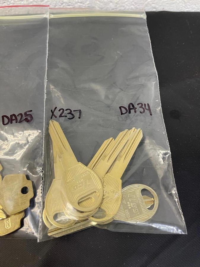 Used Ilco X6 62DT, X123 DA25, X237 DA34, Assortment of Nissan Key Blanks - Lot of 30