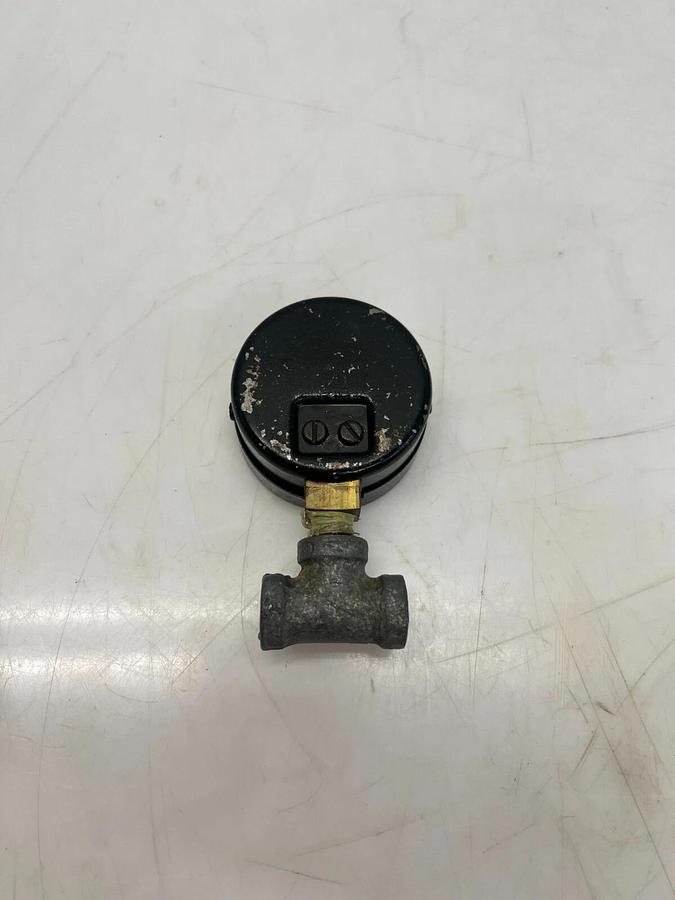 Used Marsh Instrument Co. 0-30PSI Pressure Gauge