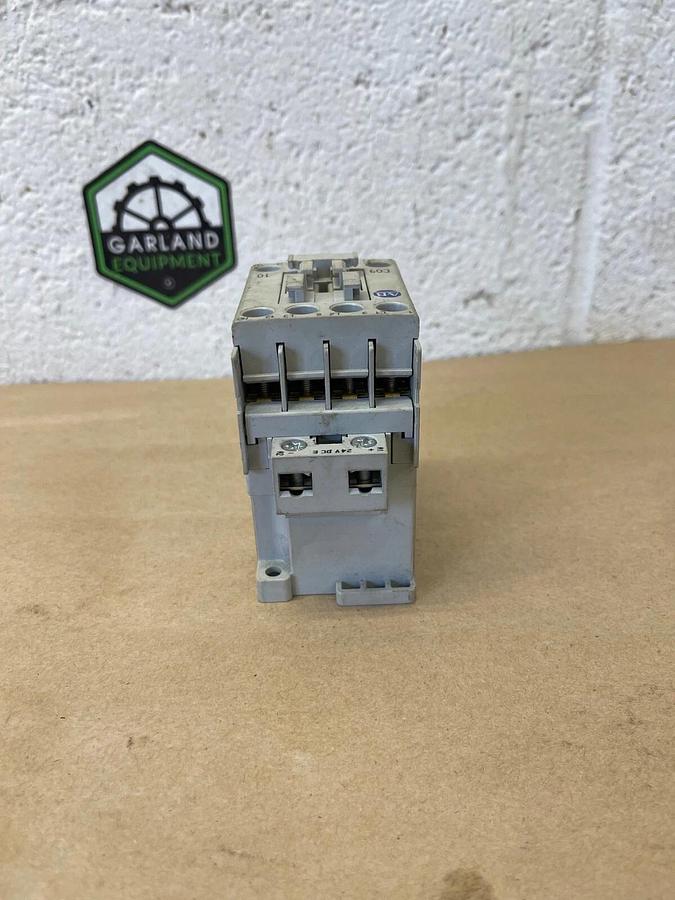 Used Allen-Bradley 100-C09E*10 Contactor, Series A, 32A, 24 VDC