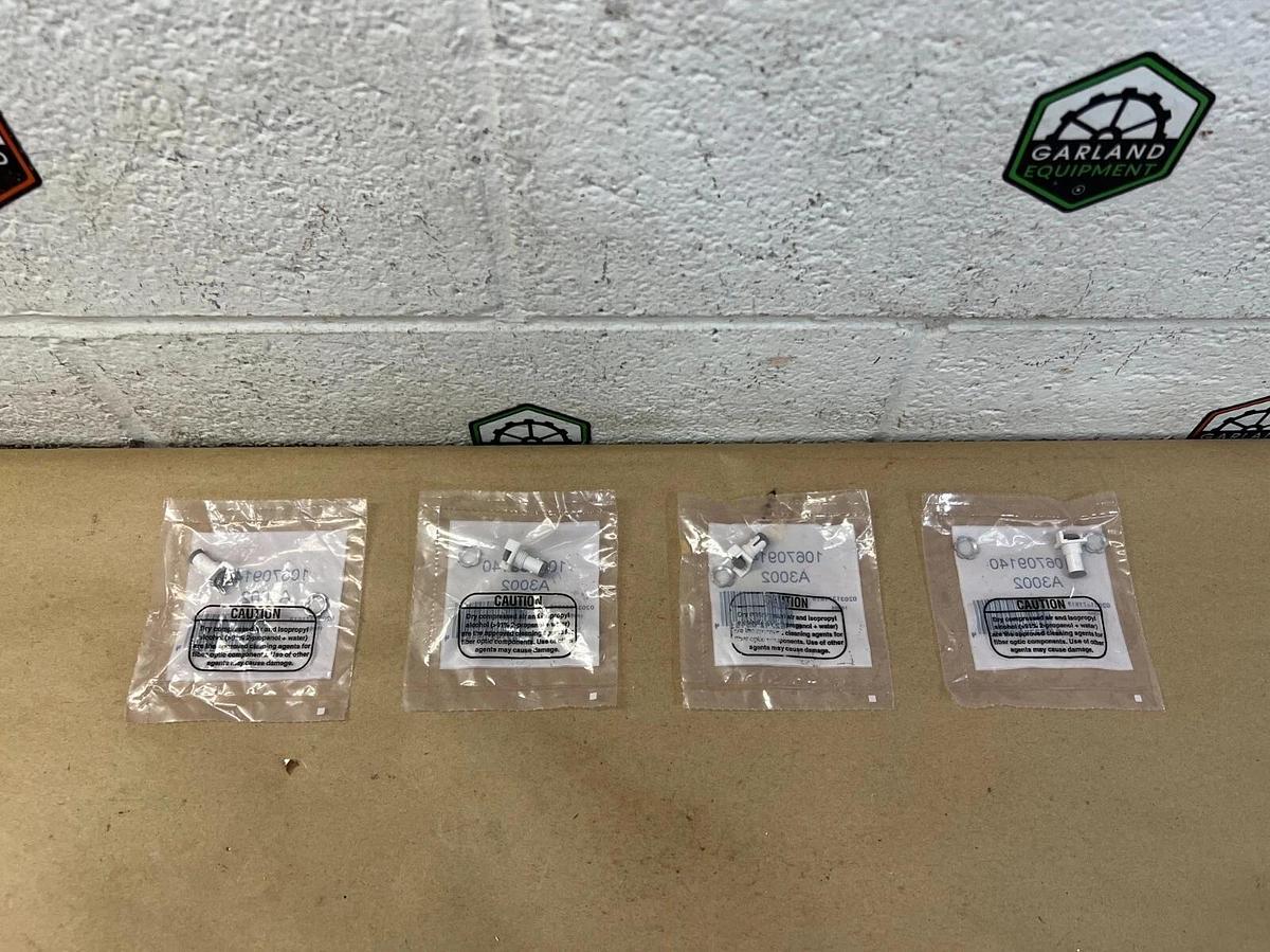 Used 106709140 ST Base Connector - Lot of 4