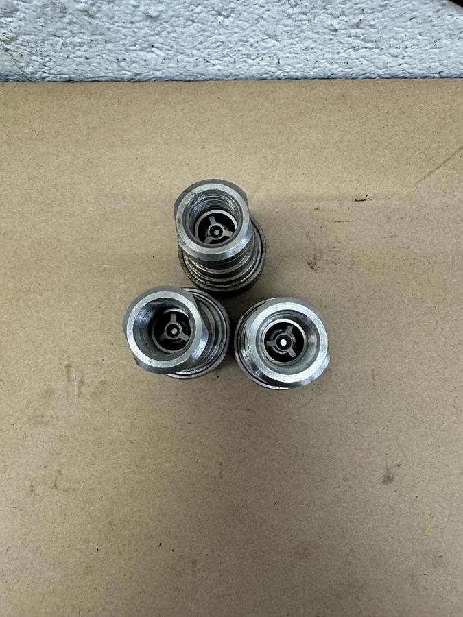 Used Parker SSH3-62 Quick Connect Socket - Lot of 3