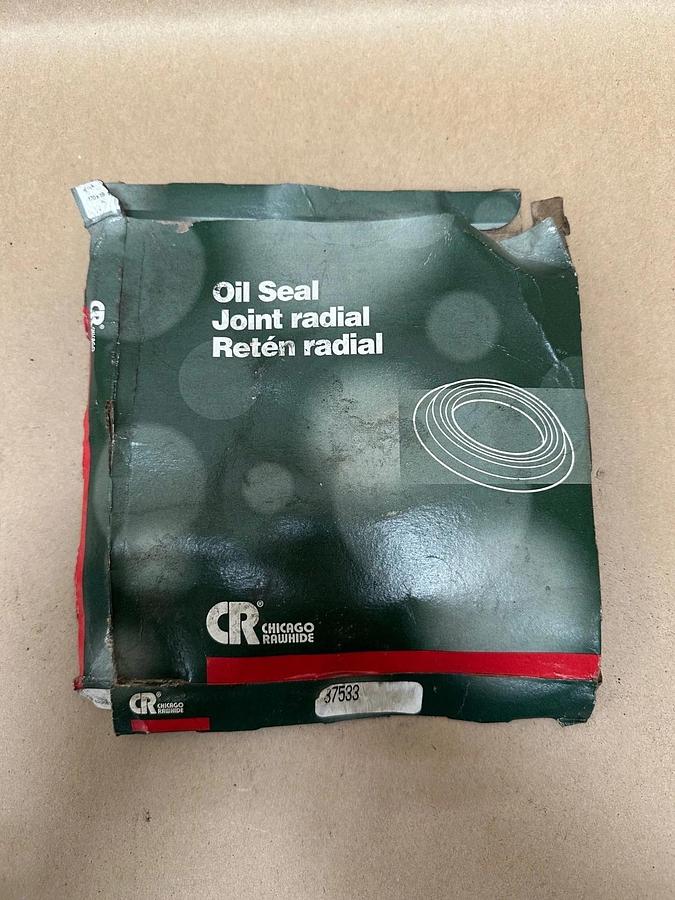 Used Chicago Rawhide 37533 Oil Seal Joint Radial *NEW*