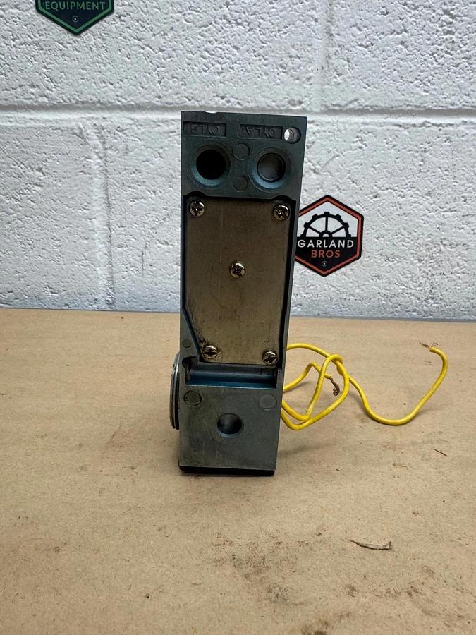 Used MAC 82-0A-BKA Solenoid Valve