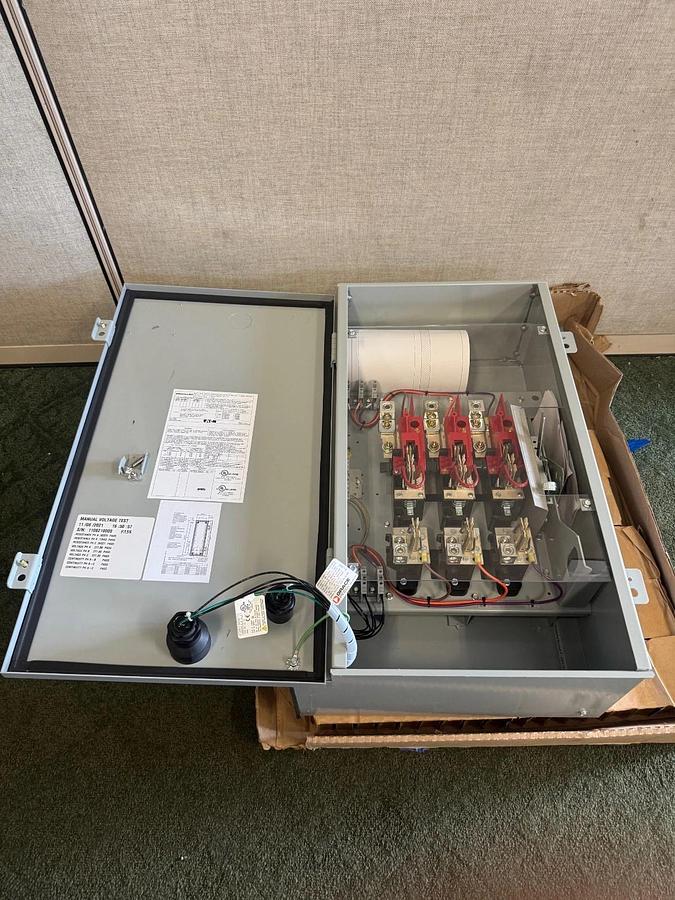 Used Eaton DEM364FDJA-00VT Heavy Duty Safety Switch, 200A, 600V, 60Hz *NEW*
