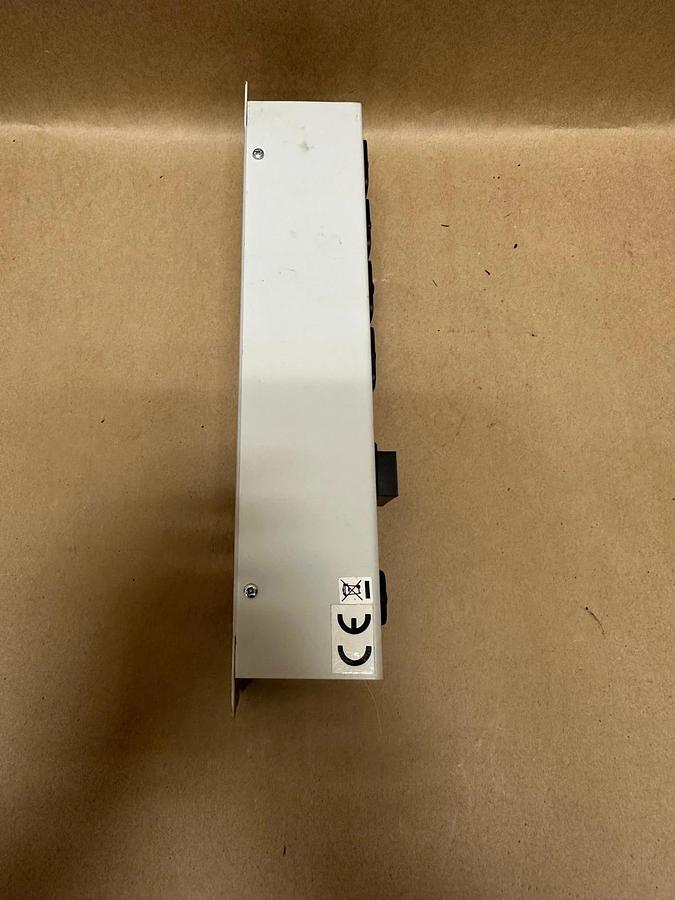 Used IEC 62100 10A Power Strip, 4 Outlets, Vertical Rack