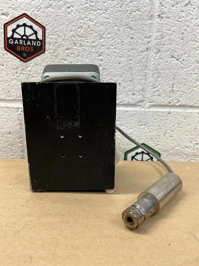 Used Federal Maxum DEI-72110 Digital Electronic Indicator w/ Mounting Plate