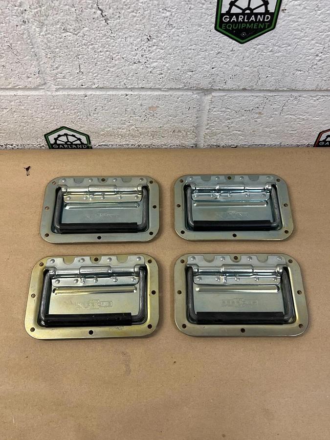 Used Nielsen Sessions Spring Loaded Recessed Handle w/ Rubber Grip - Lot of 4