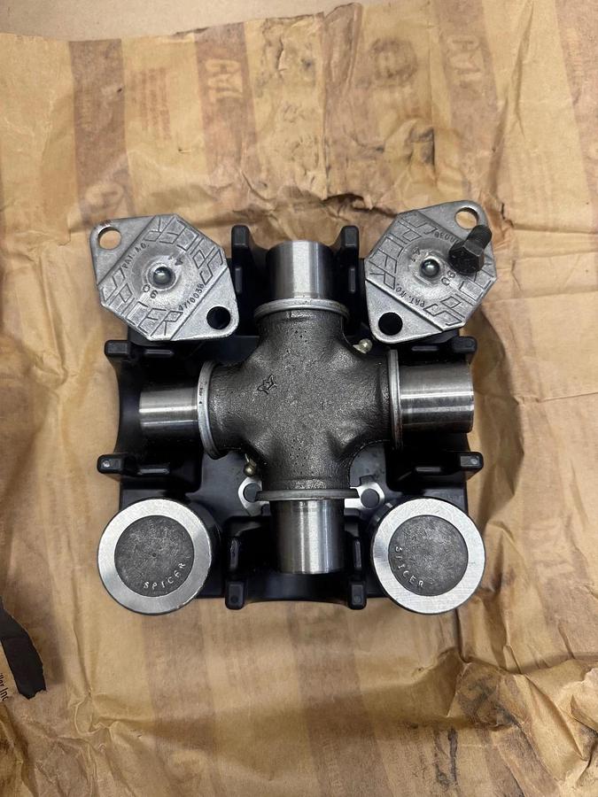 Used CAT 7V-3842 Spider Bearing Kit *NEW*