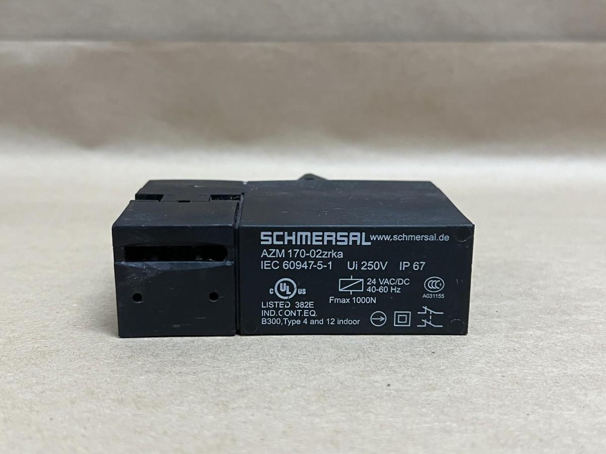 Used Schmersal AZM 170-02zrka Interlock Safety Switch, 24 VAC/VDC, 40-60Hz