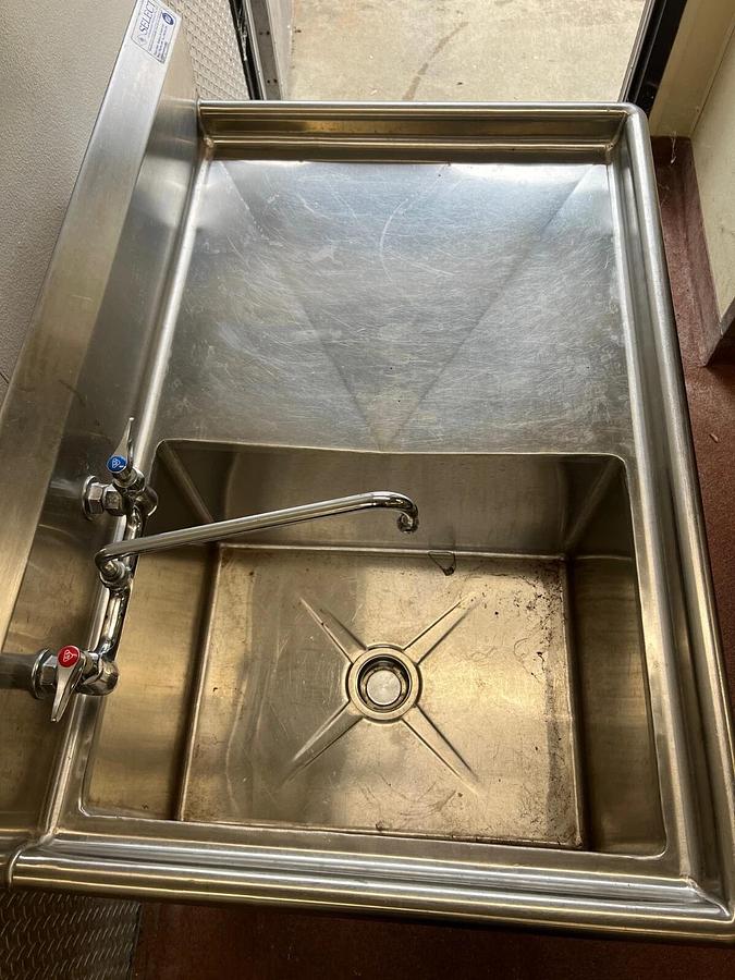 Used Select Stainless 24” x 18” x 13” Sink, Workstation/Table