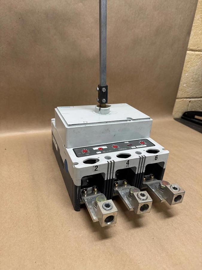 Used Siemens 3VF6211-1BM44-0AA0 500-630A, Molded Case Circuit Breaker