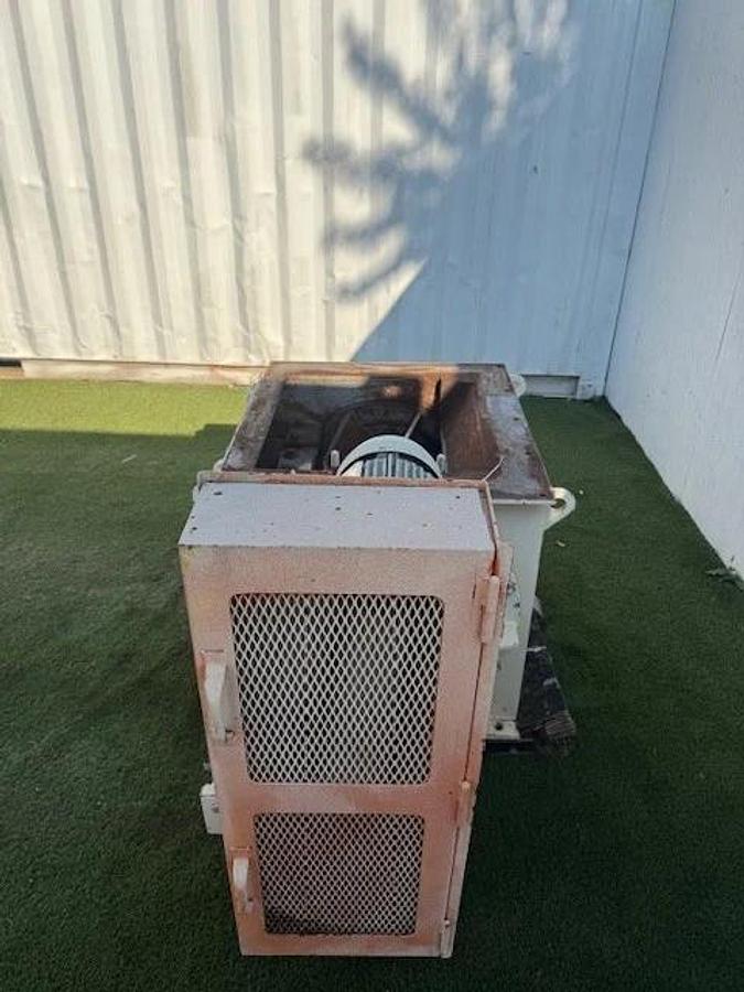 Used Clarke’s CFV24X971029 24”x24” Feeder, Toshiba 5Hp Motor @ 1800RPM & Falk 4207J25