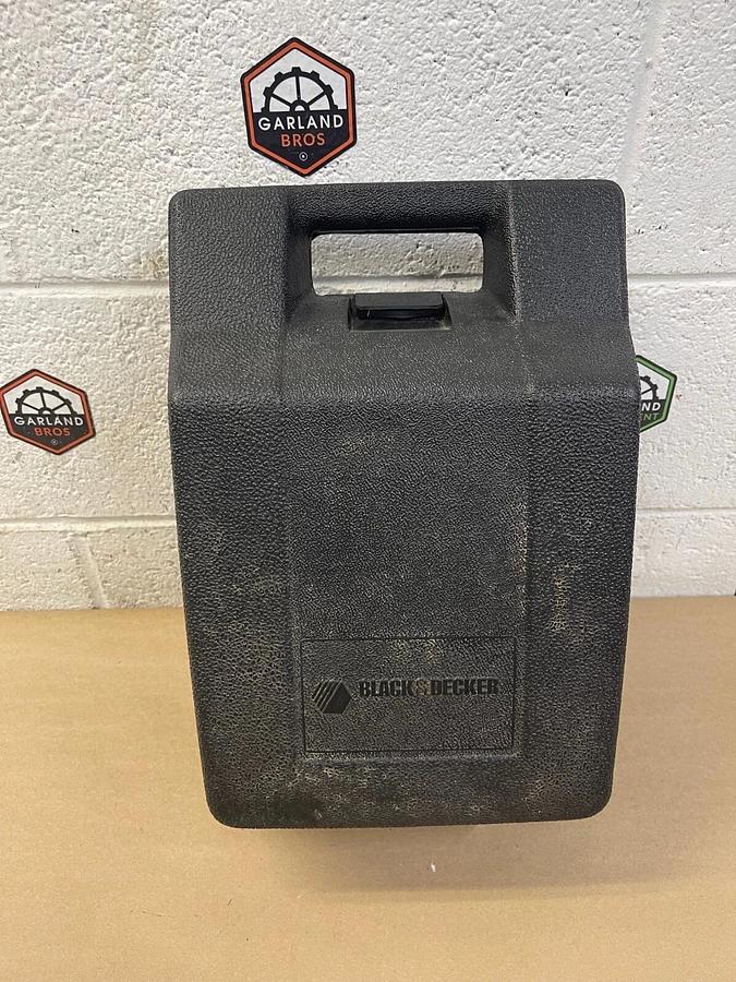 Used Black & Decker 7615-1 Medallion Plunge Router 1-1/2HP Type 1, 9.0A 25000RPM 120V